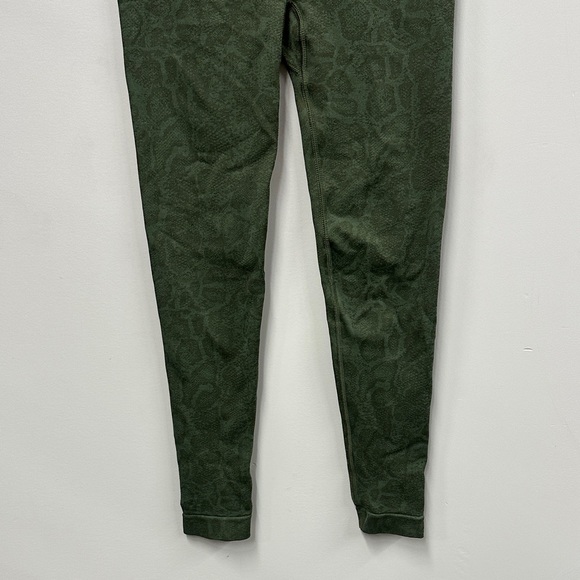 Gymshark Olive Patterned Leggings 2 - Picture 3 of 6